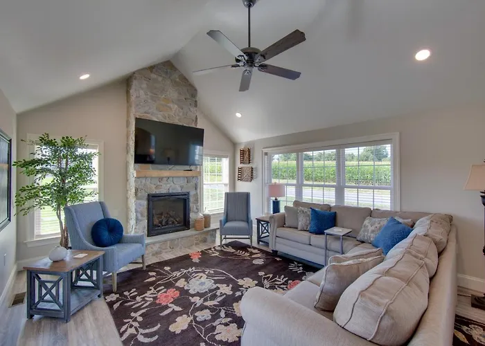 Gorgeous Ronks Retreat Patio, Grill And Fireplace!