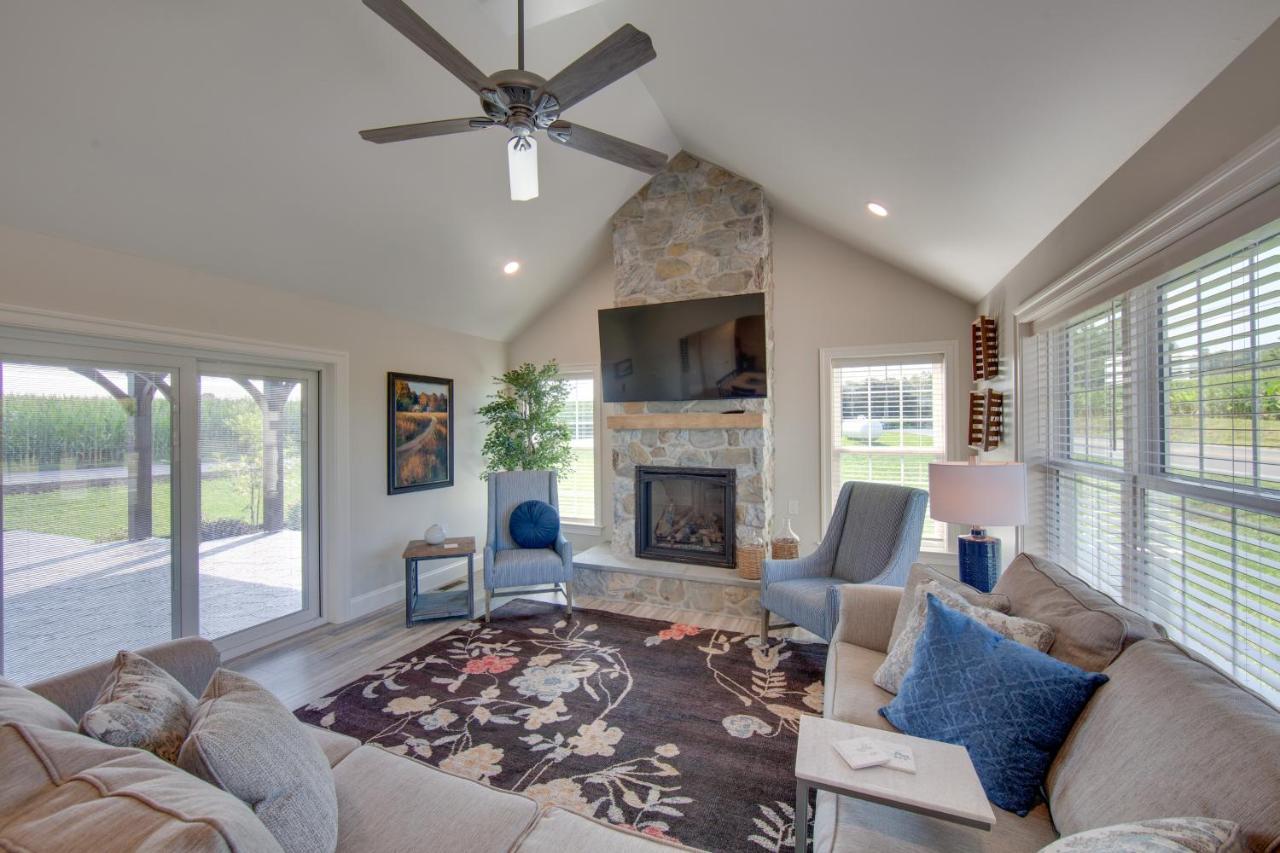 Gorgeous Retreat Patio, Grill And Fireplace! Holiday home Ronks